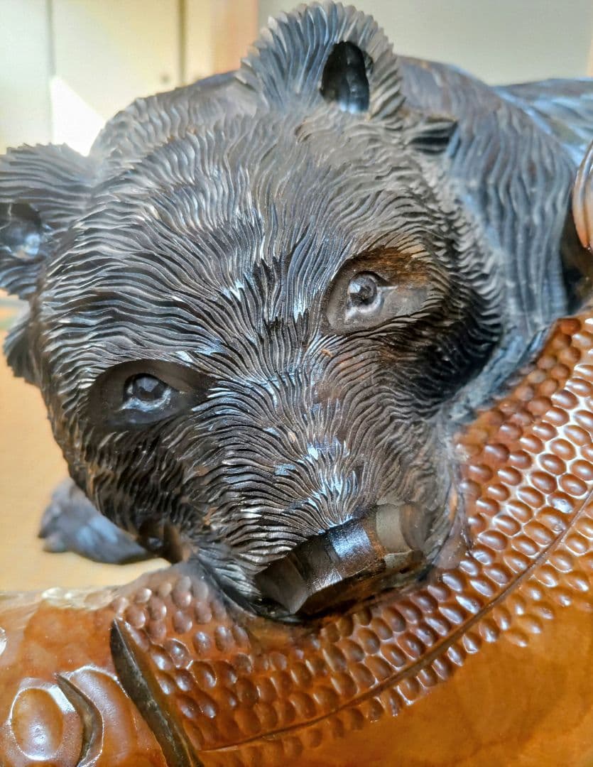 木彫りクマと鮭の置物 約38cm