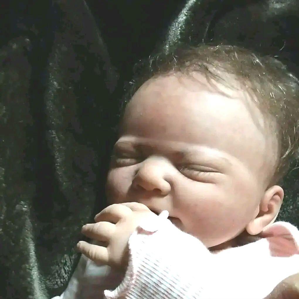 家族の一員に❗追加画像❤健やかに眠る存在感❤肌感が人肌のようなリボーンドール