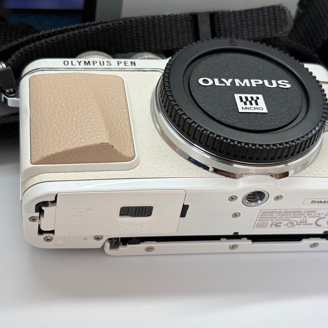 2772 オリンパス PEN lite PL7 ミラーレス一眼 カメラ