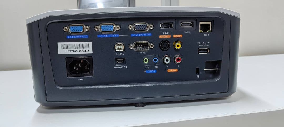 BenQ WXGA対応 超短焦点プロジェクター MW853UST+