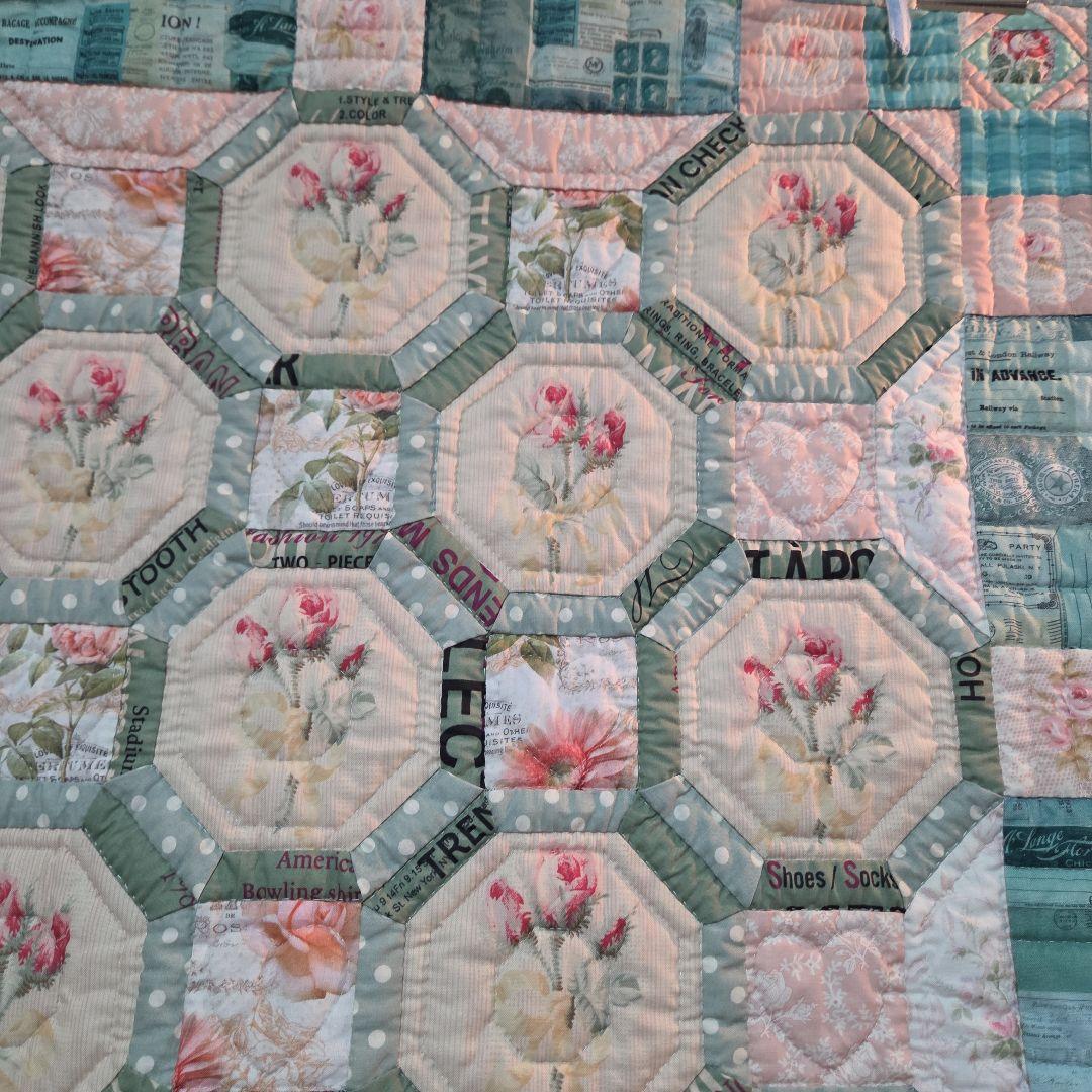 ❣️パッチワークキルト　薔薇　❣️