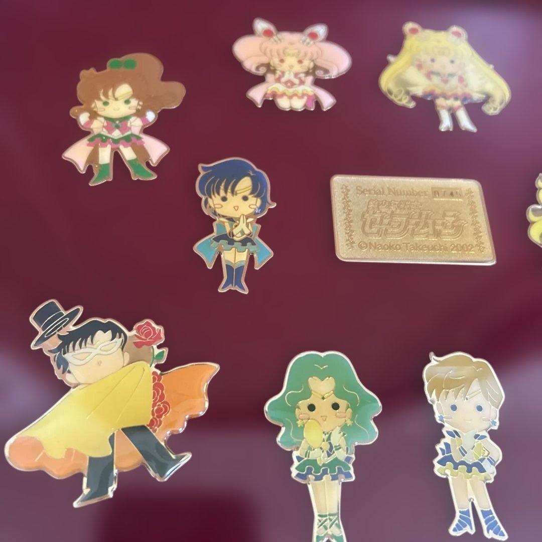 貴重　セーラームーン限定ピンバッチ　シリアルナンバー付き