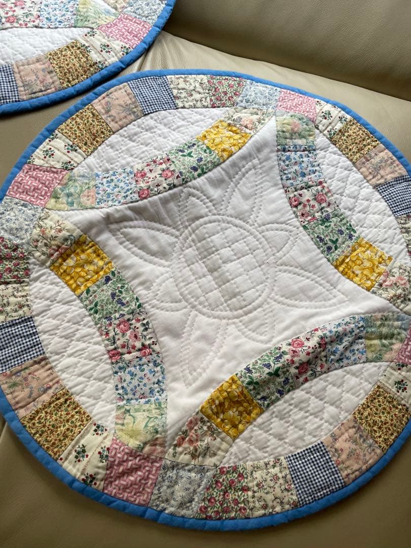 ハンドメイド 円形キルトクッションカバー 直径約44cm 2枚セット