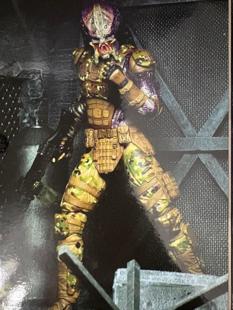 NECA プレデター エミッサリー1 フィギュア