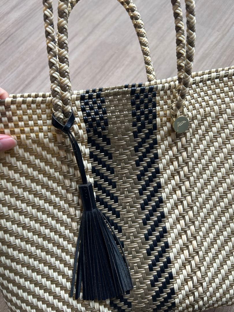 レトラ　メルカドバッグ　タペテ　スモール　S Letra レザータッセルチャーム