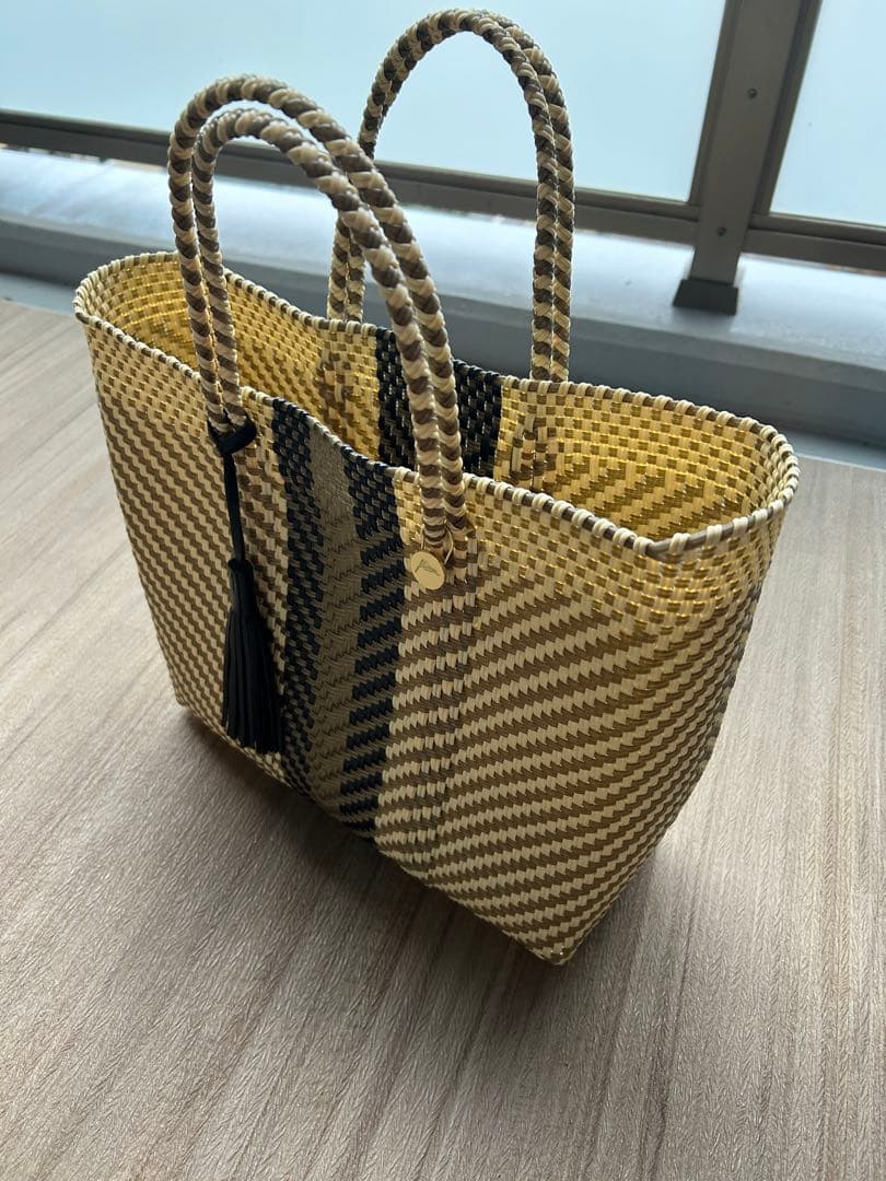 レトラ　メルカドバッグ　タペテ　スモール　S Letra レザータッセルチャーム