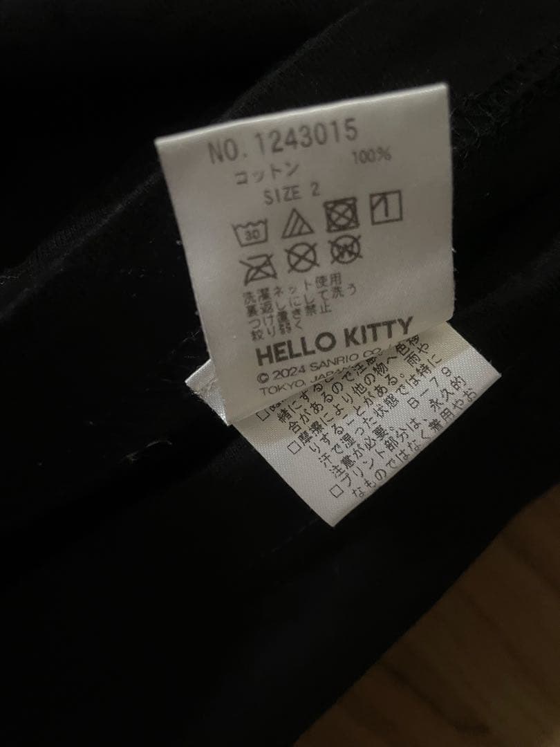 キャンディーストリッパー　ハローキティ　コラボTシャツ　黒　ブラック