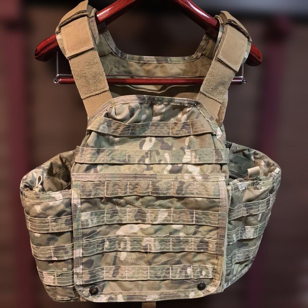 米軍放出品　MSA PARACLETE マルチカム迷彩 プレートキャリア中古