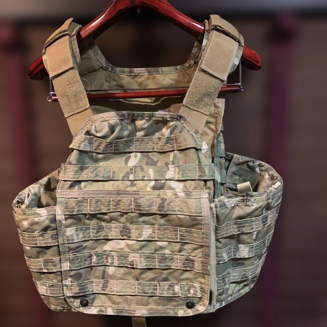 米軍放出品　MSA PARACLETE マルチカム迷彩 プレートキャリア中古