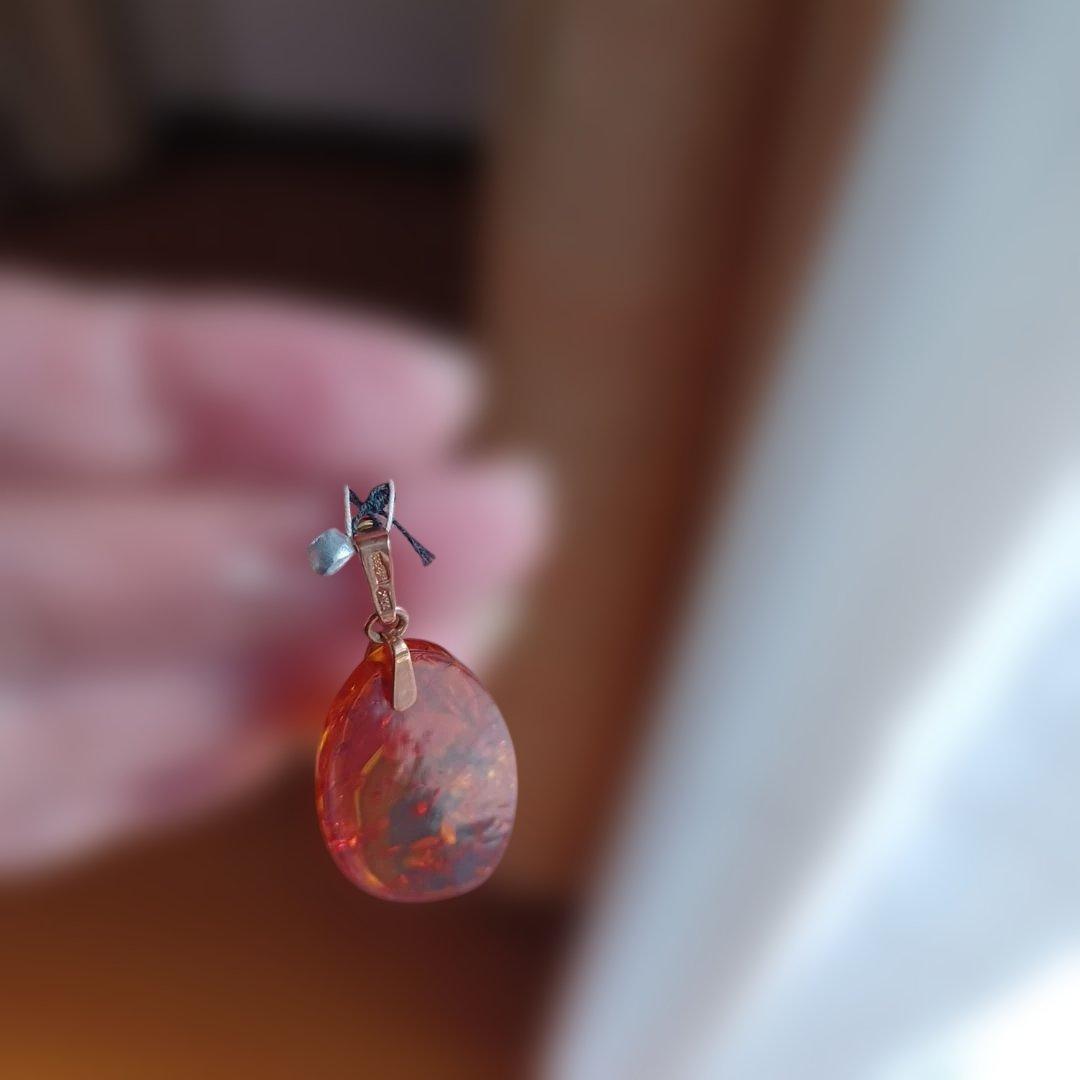 琥珀ペンダントトップ