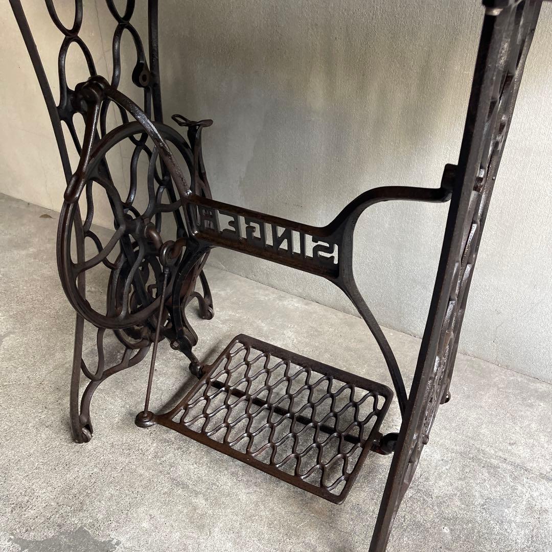 アンティーク　SINGER シンガー網目鉄脚　テーブル 机　鬼目ナット