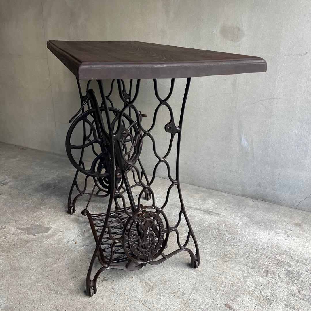 アンティーク　SINGER シンガー網目鉄脚　テーブル 机　鬼目ナット