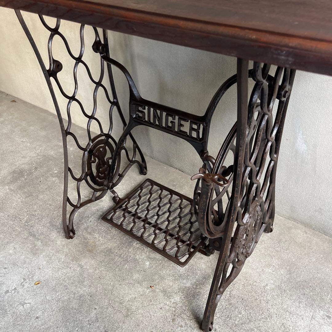 アンティーク　SINGER シンガー網目鉄脚　テーブル 机　鬼目ナット