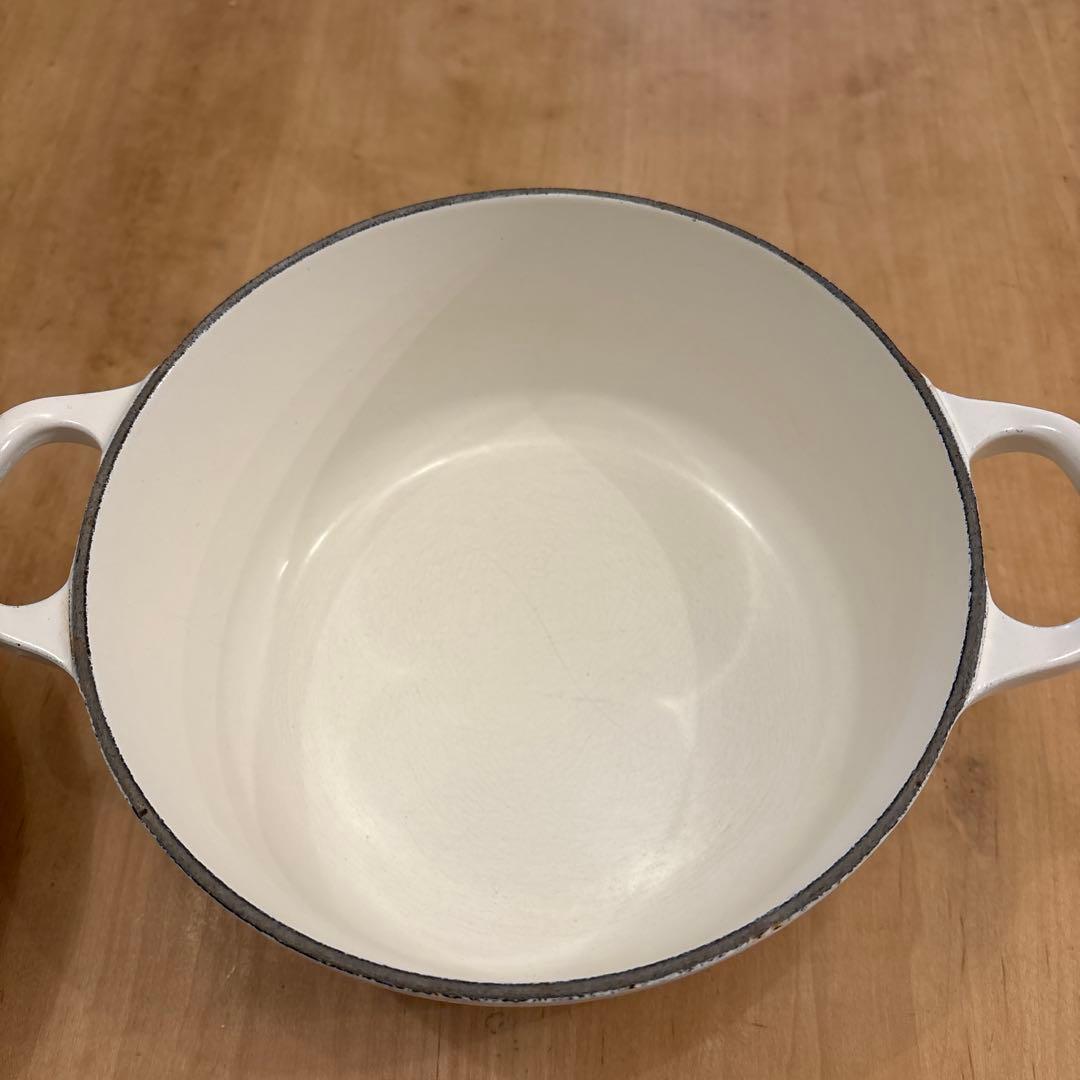 ルクルーゼ ココットロンド 両手鍋　ホワイト　18cm