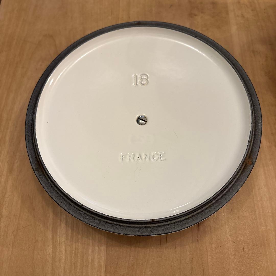 ルクルーゼ ココットロンド 両手鍋　ホワイト　18cm