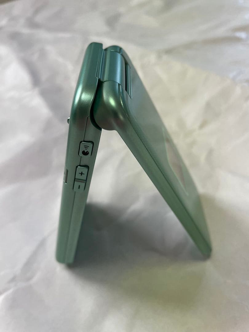 美品　らくらくホン　f-02j SIMロック解除済　充電器つき　docomo