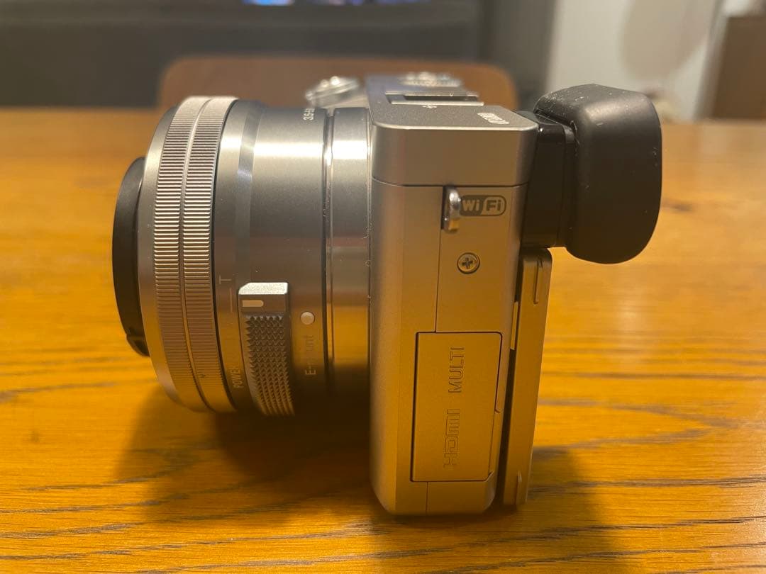 SONY a6000 ダブルズームレンズキット ILCE-6000Y 付属品付き