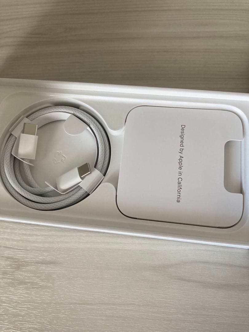 iPhone15本体　128GB