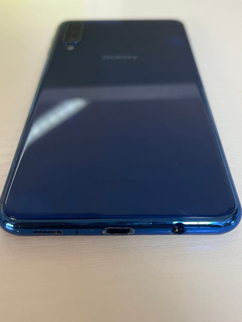 【最終値下げ】美品 SAMSUNG Galaxy A7 4GB＋64GB