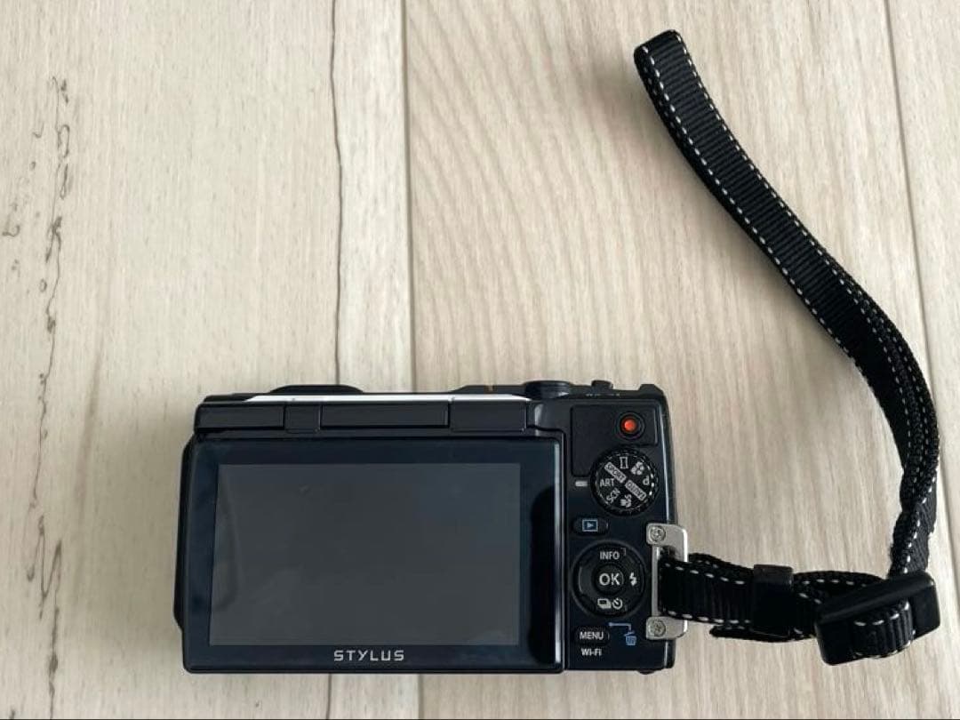 OLYMPUS Tough TG-870 コンパクトデジタルカメラ 防水カメラ