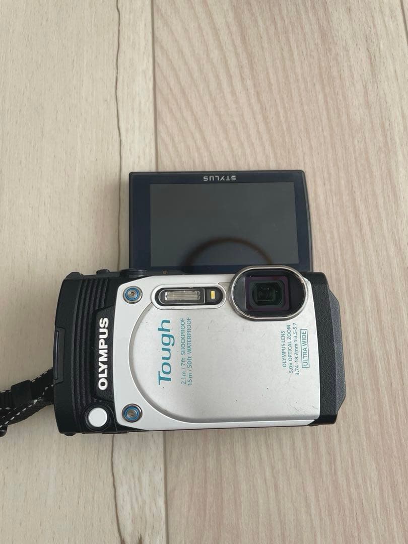 OLYMPUS Tough TG-870 コンパクトデジタルカメラ 防水カメラ