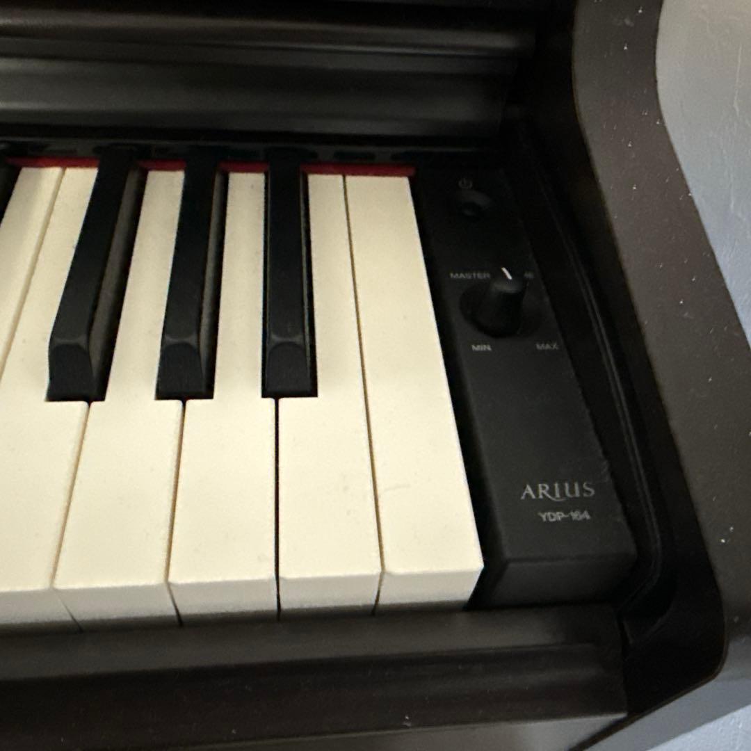 送料込　ヤマハ電子ピアノARIUS YDP-164