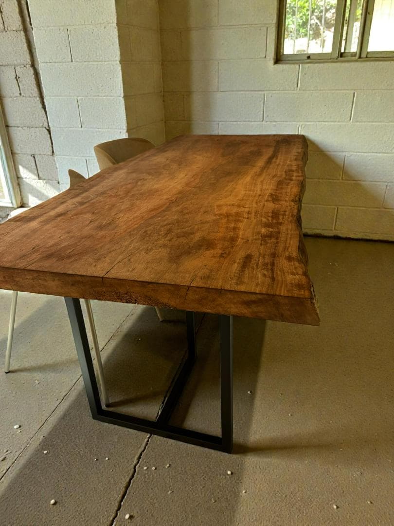 ボセ一枚板ダイニング 1800mm｜深みある赤褐色と温もりの無垢天板