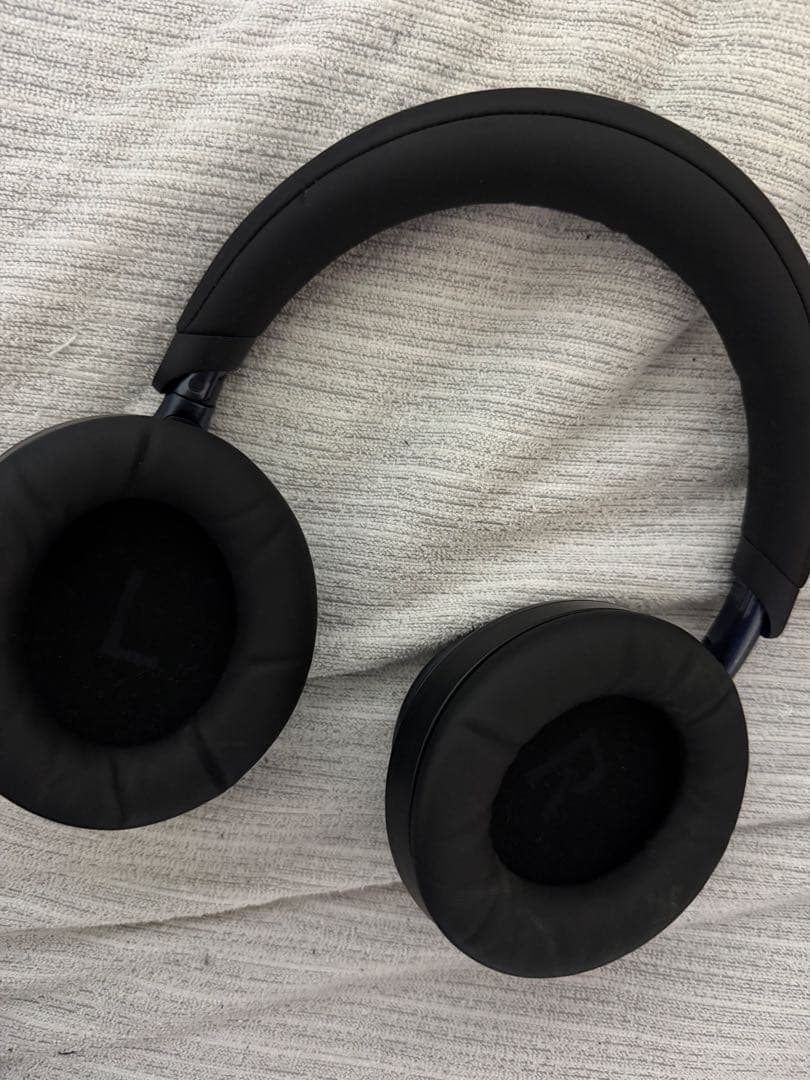 ブラック ワイヤレスヘッドホン オーバーイヤー