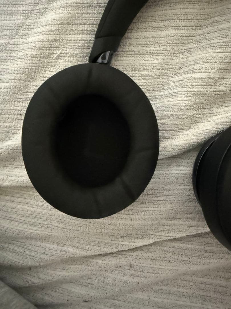 ブラック ワイヤレスヘッドホン オーバーイヤー