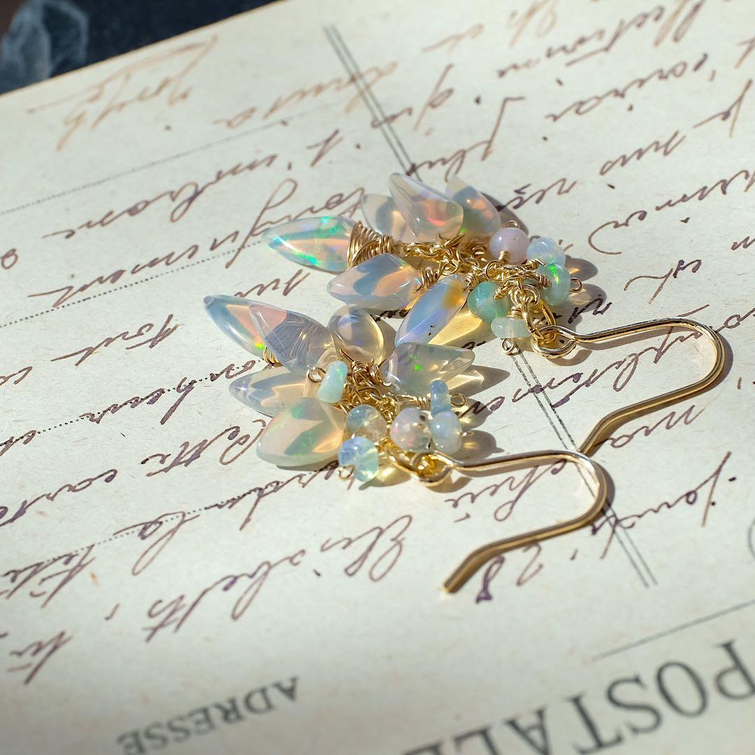 14kgfピジョットカラーオパールピアス/イヤリング