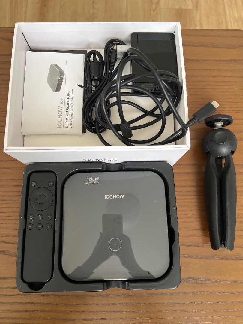 iOCHOW DLPプロジェクター 3000ルーメン三脚付