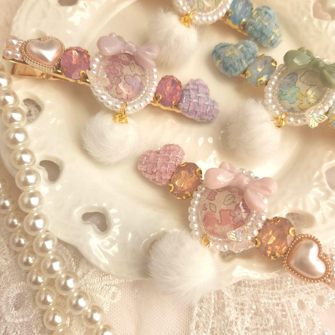 お色をコメントください♡リバティキラキラミシェル ぽんぽんチャーム付ヘアクリップ