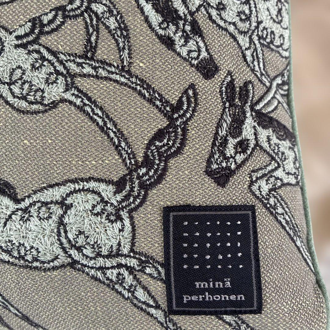 ミナペルホネン gnocchi クッション　papurikko グレー