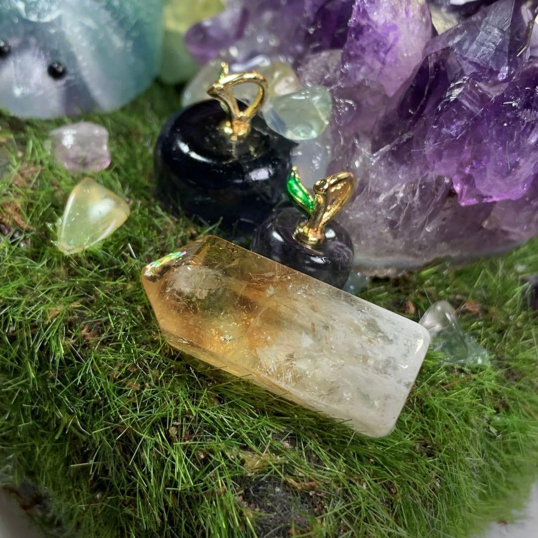 5.ファンタジーワールド☆天然石の世界☆ディスプレイケース付き