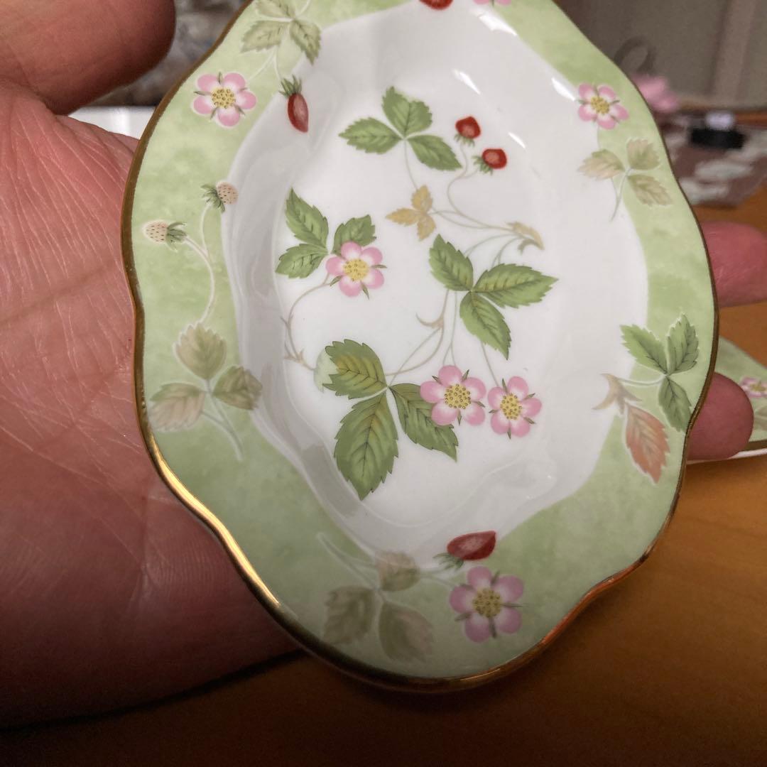 ウエッジウッド★シュガーミルク用お皿ワイルドベリー3枚とブループラム1枚の計4枚