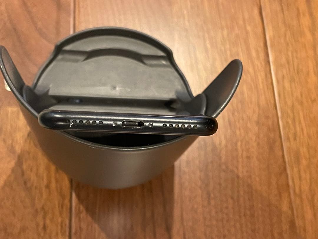 Apple iPhone SE (第2世代) ブラック SIMロックなし