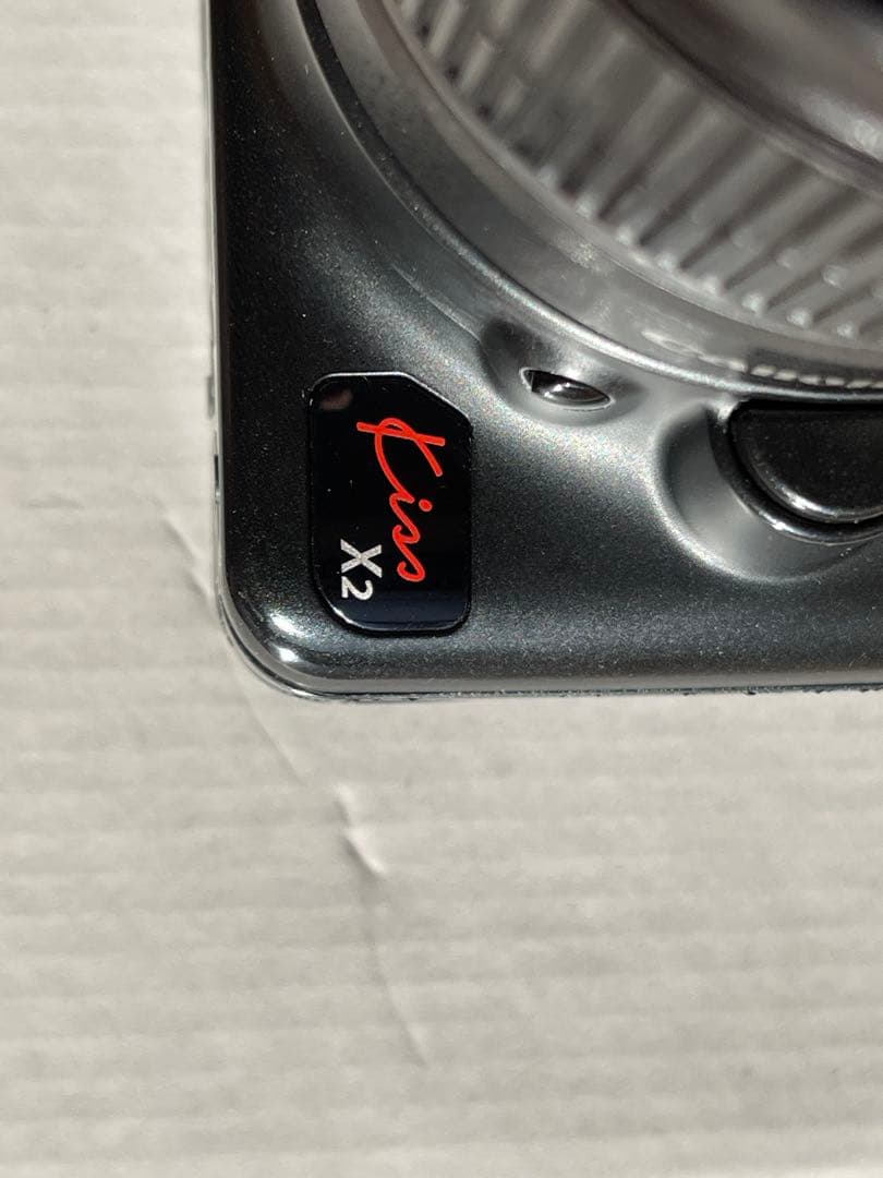 ジャンクです。Canon Kiss X2 デジタル一眼レフカメラ。レンズ付き。