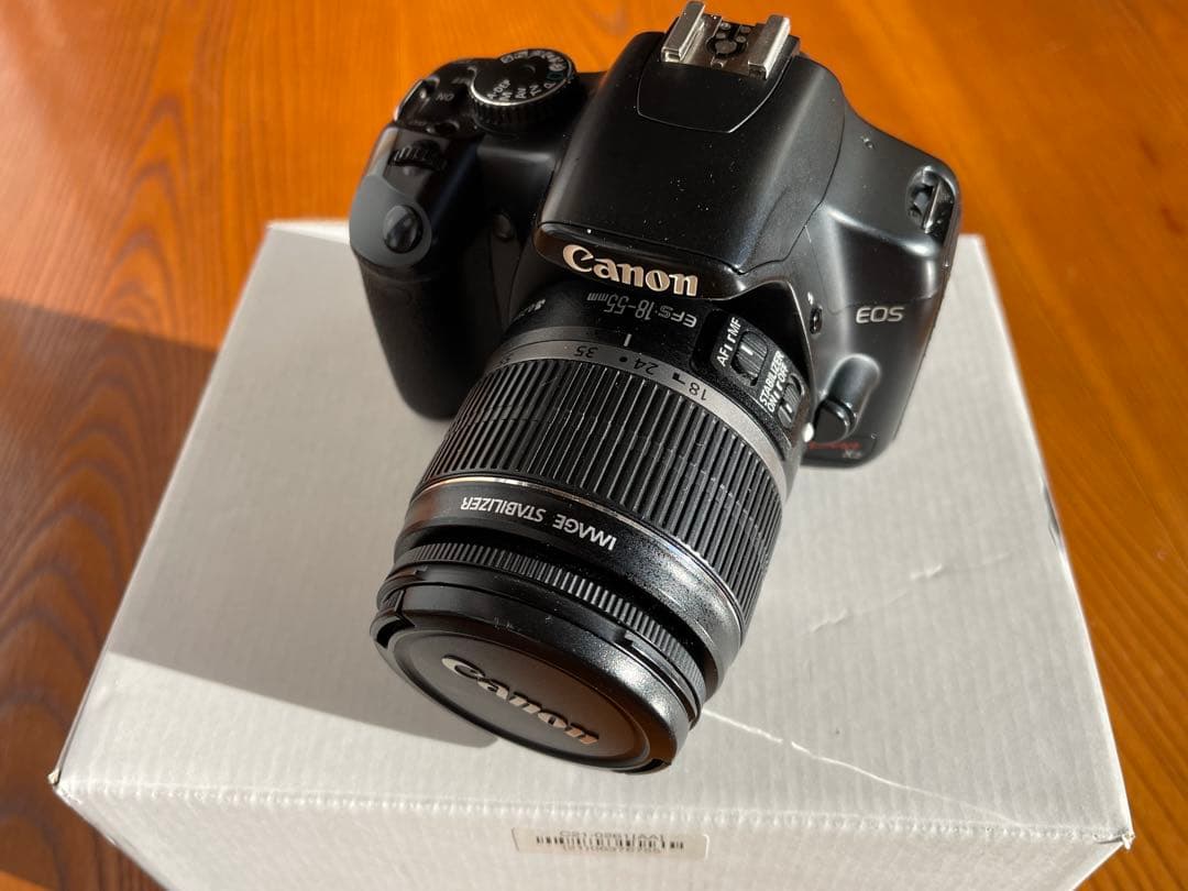 ジャンクです。Canon Kiss X2 デジタル一眼レフカメラ。レンズ付き。