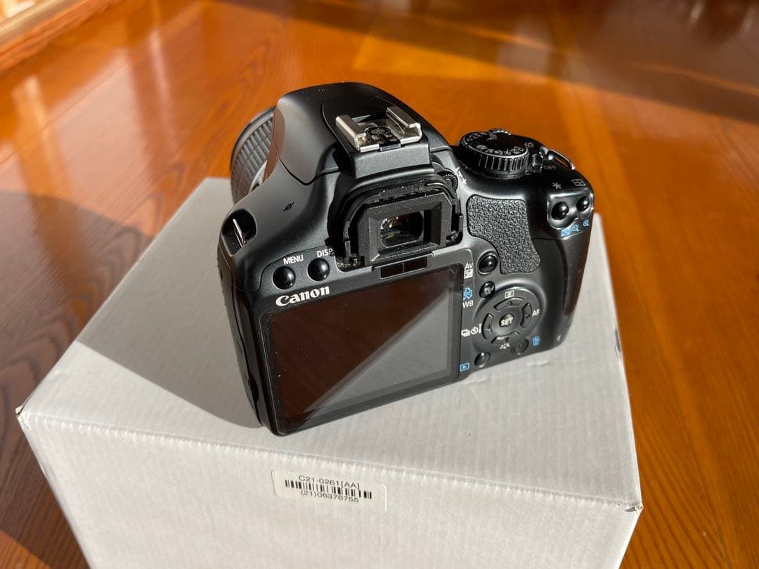 ジャンクです。Canon Kiss X2 デジタル一眼レフカメラ。レンズ付き。