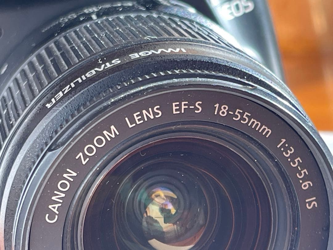 ジャンクです。Canon Kiss X2 デジタル一眼レフカメラ。レンズ付き。