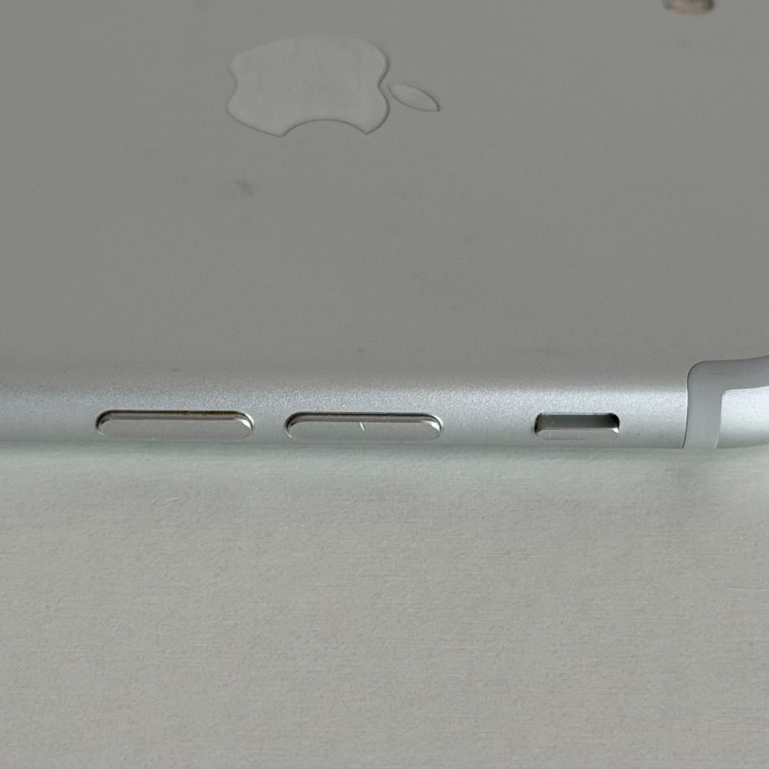 k*i様 iPhone 7 シルバー 128GB SIMフリー