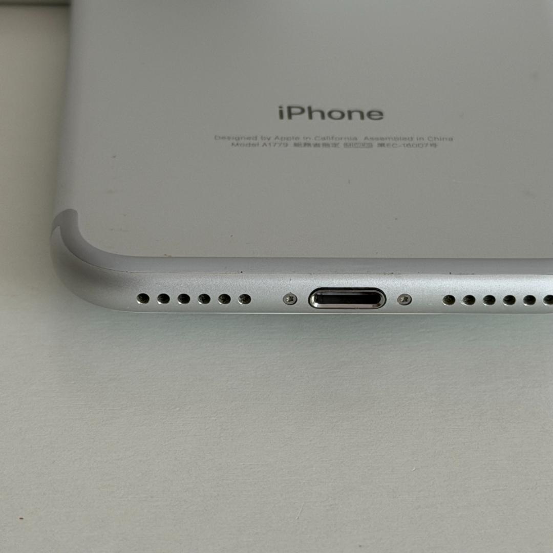 k*i様 iPhone 7 シルバー 128GB SIMフリー