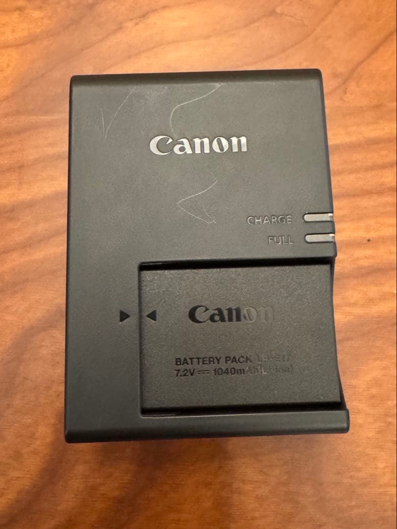 Canon EOS Kiss X9 ダブルズームキット（カメラバッグ付き）