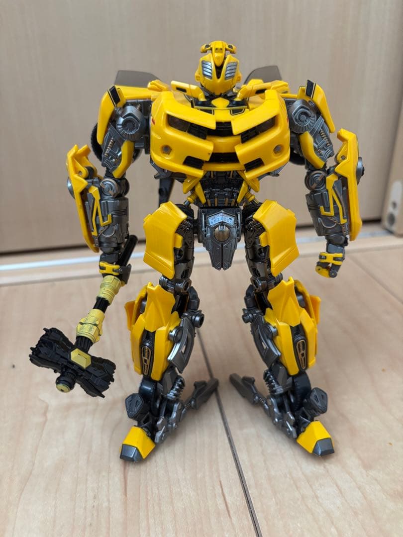 トランスフォーマー　マスターピース　バンブルビー　似