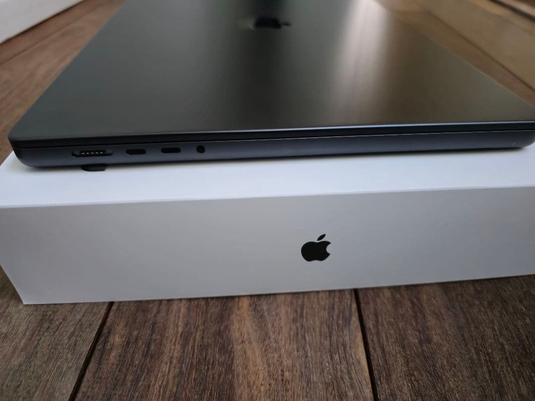 MacBook Pro M3Pro 16インチ スペースブラック