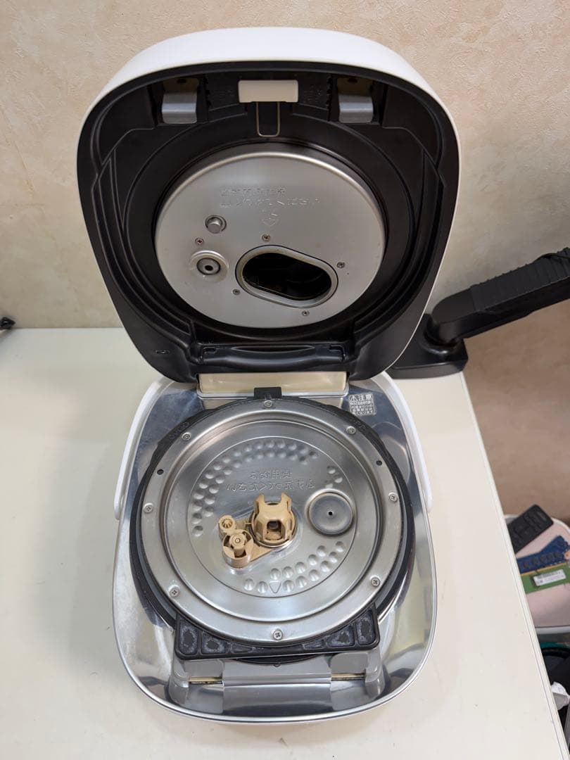 TOSHIBA RC-10VXN 圧力IH炊飯ジャー炊飯器