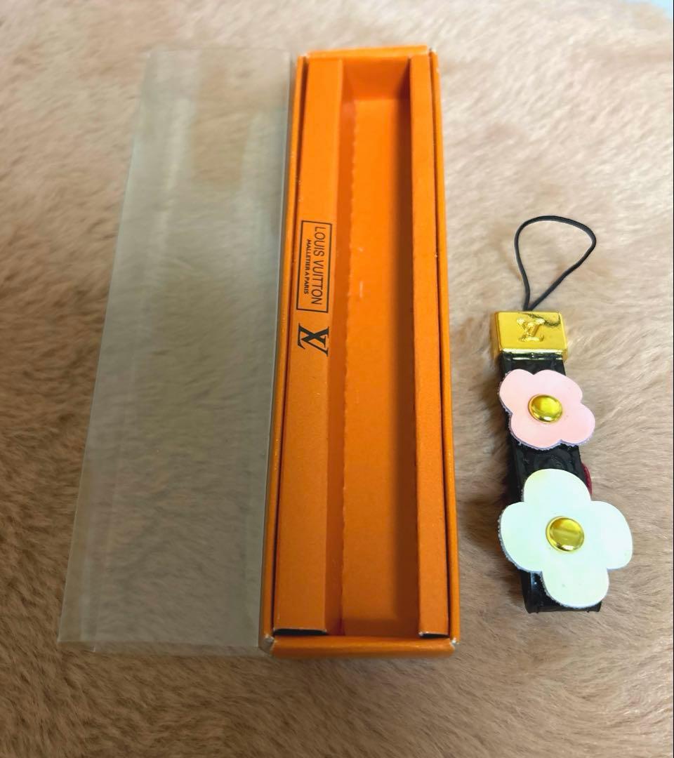 ⚠️今から１時間限定セール中⚠️激レア⚠️ルイヴィトン　ストラップ