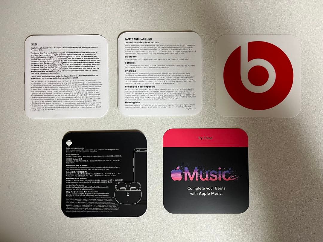 Beats Studio Buds レッド