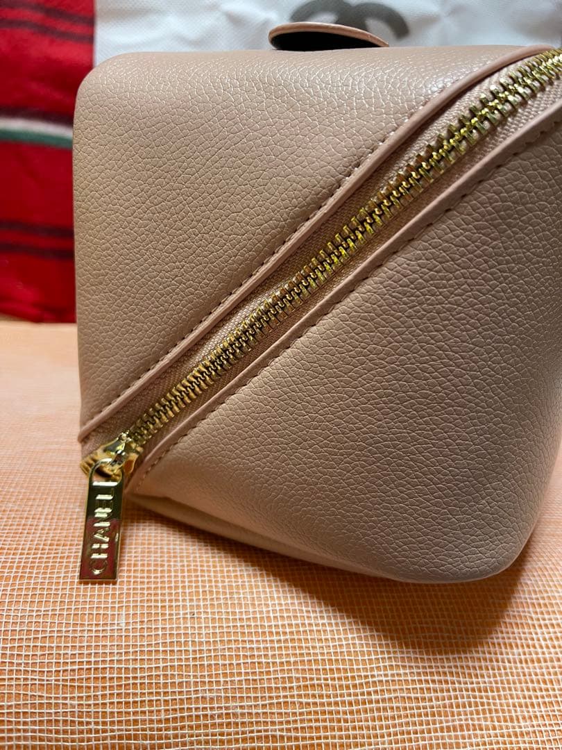 CHANELノベルティバニティポーチ