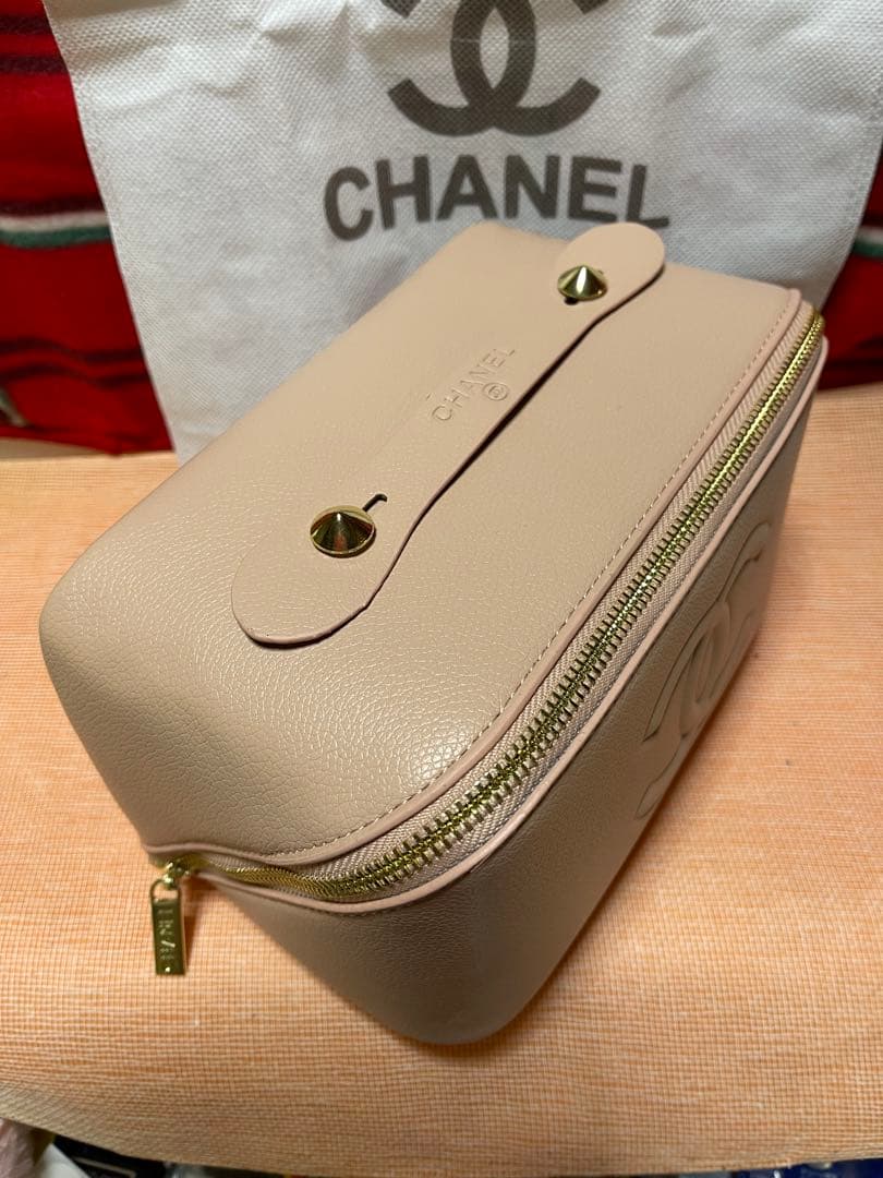 CHANELノベルティバニティポーチ
